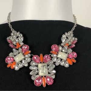 🆓 ADD ON 
New UNBRANDED Silver-toned Statement Cluster Necklace